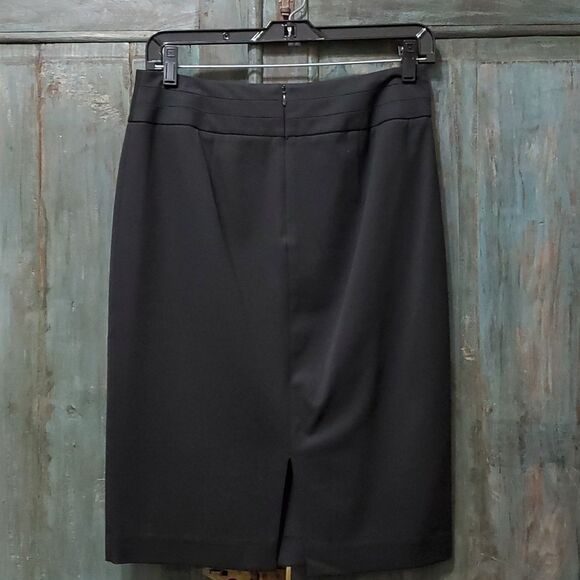 Barney's New York, Classic Black Pencil Skirt, Size 4 - Picture 2 of 6
